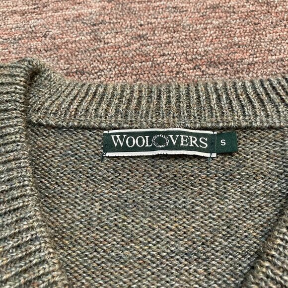 WoolOvers Men's Small Grey Wool Sweater V Neck Jumper With Leather Suede Patches - Picture 4 of 9